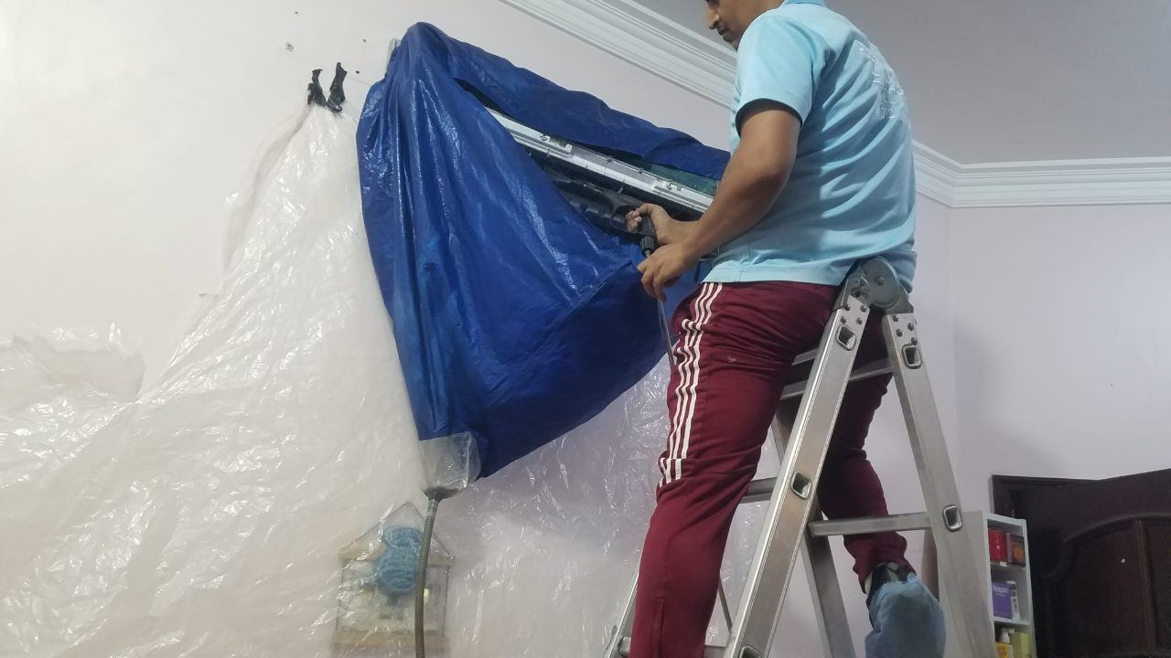 غسيل وتنظيف المكيف بالكامل