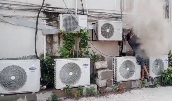 غسيل مكيف من الداخل والخارج مع تزويد الغاز